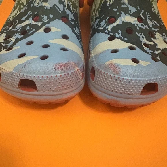 CROCS Blue and Red Sandals with Nature Design - Picture 4 of 6